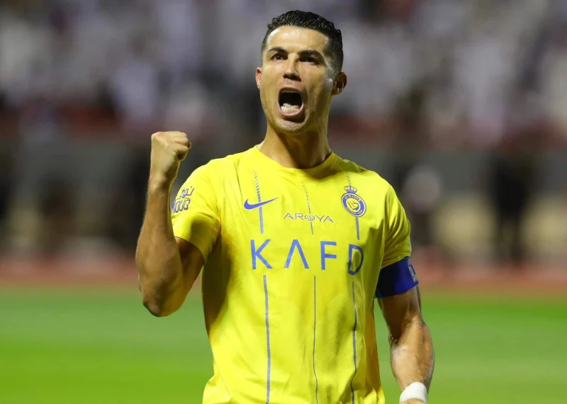 Fan của Ronaldo là bao nhiêu? Cristiano Ronaldo là người nhiều fan hâm mộ 